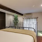 Atrhome - Canova Urban Space Apartment